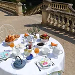 Hotel Chateau De Varenne Sauveterre (Gard)