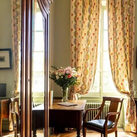 Hotel Chateau De Varenne Sauveterre (Gard)