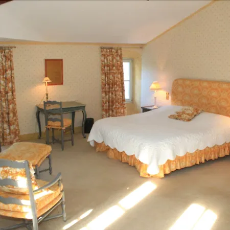 Chateau De Varenne 4*