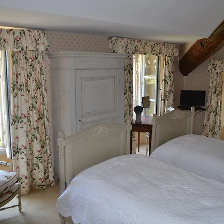 Chateau De Varenne 4*