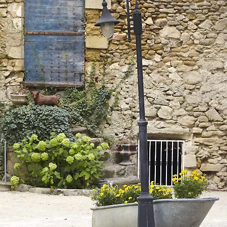 Hotel Chateau De Varenne Sauveterre (Gard)