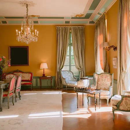 Chateau De Varenne 4* 소브떼르