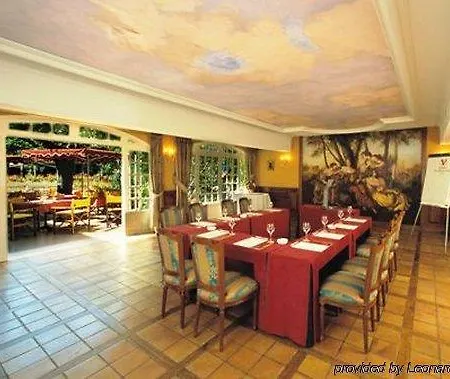 Chateau De Varenne Hotel Sauveterre (Gard)