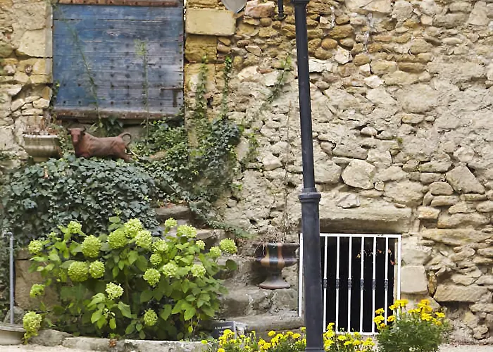 Hotell Chateau De Varenne Sauveterre (Gard)